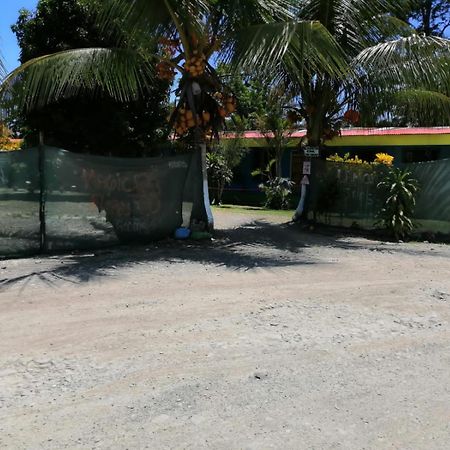 Rooms Palmeras Cahuita Exterior photo