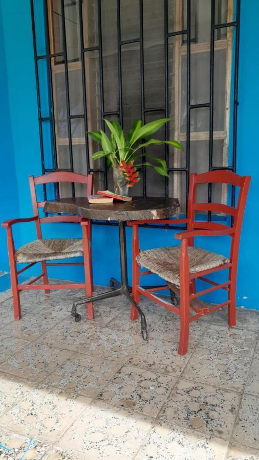 Rooms Palmeras Cahuita Exterior photo