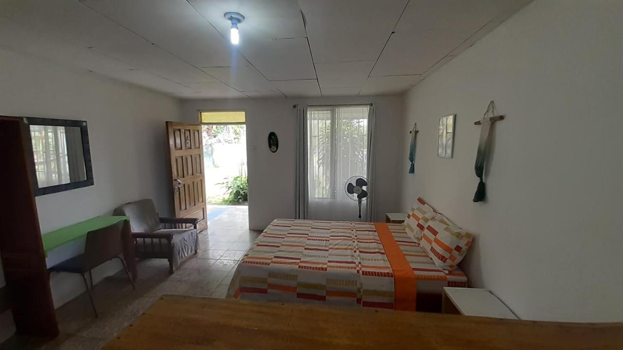 Rooms Palmeras Cahuita Exterior photo