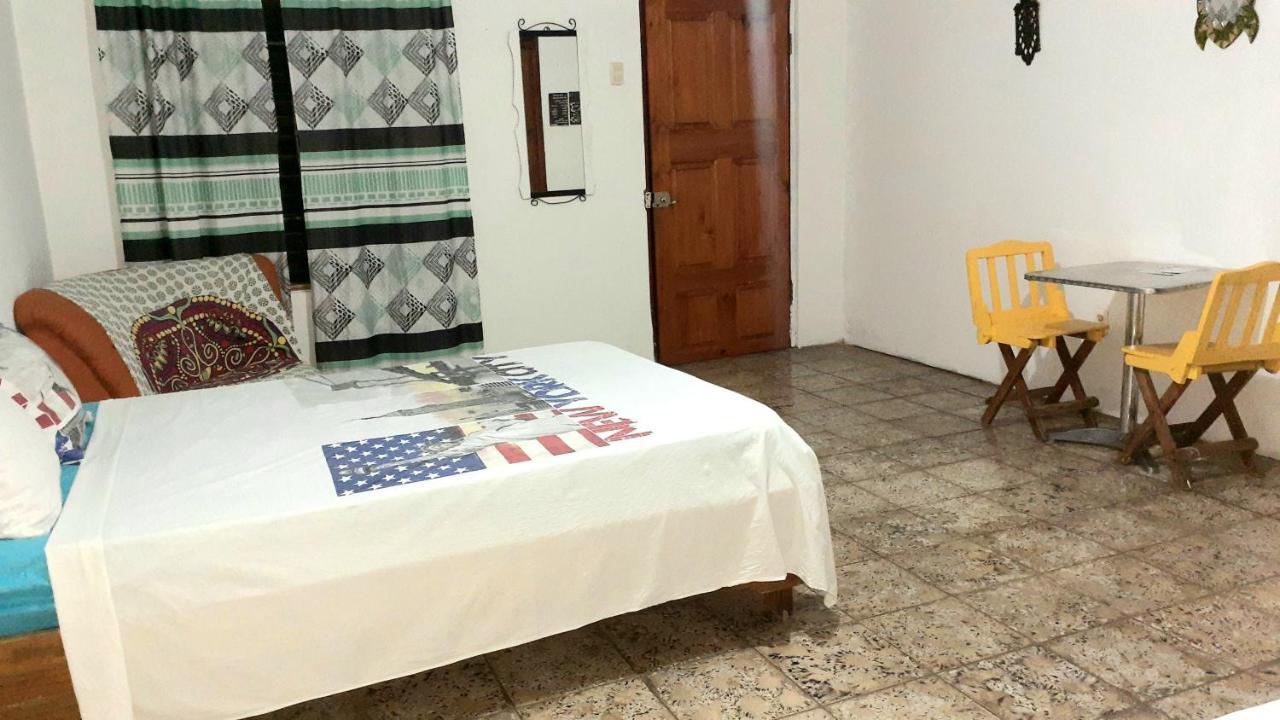 Rooms Palmeras Cahuita Exterior photo