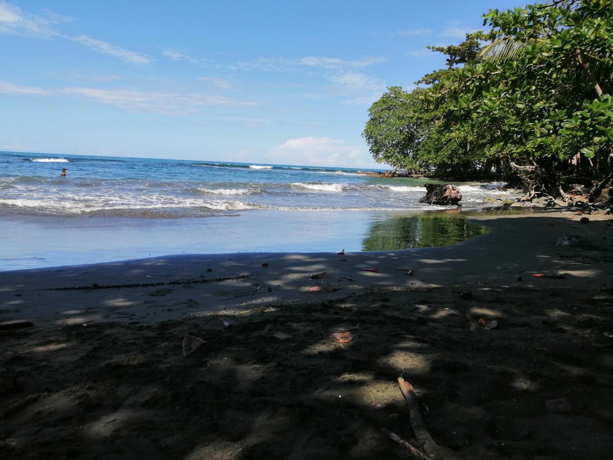 Rooms Palmeras Cahuita Exterior photo