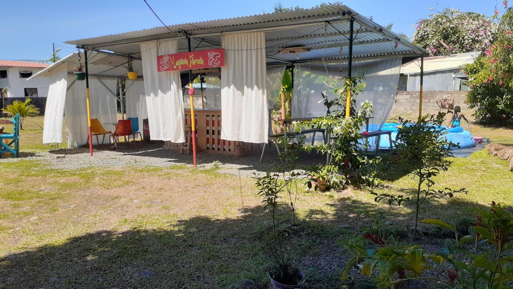 Rooms Palmeras Cahuita Exterior photo
