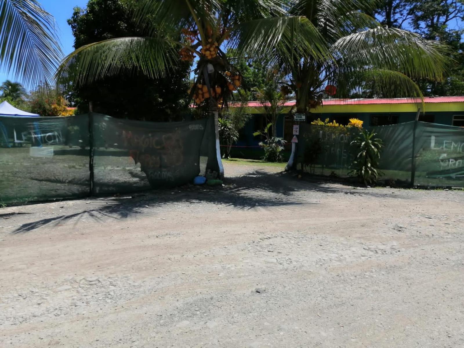 Rooms Palmeras Cahuita Exterior photo