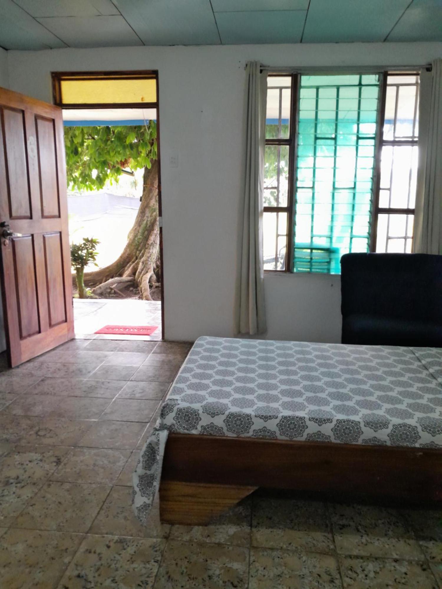 Rooms Palmeras Cahuita Exterior photo